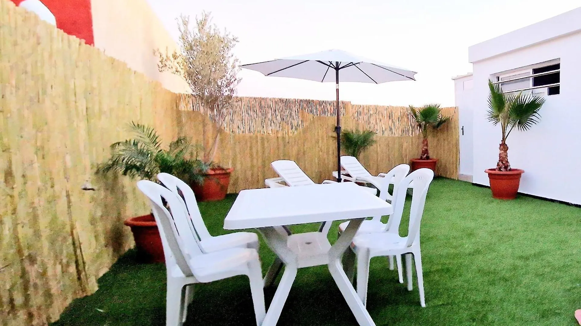 Beach Appartment Close To Marina 105 Sqm location